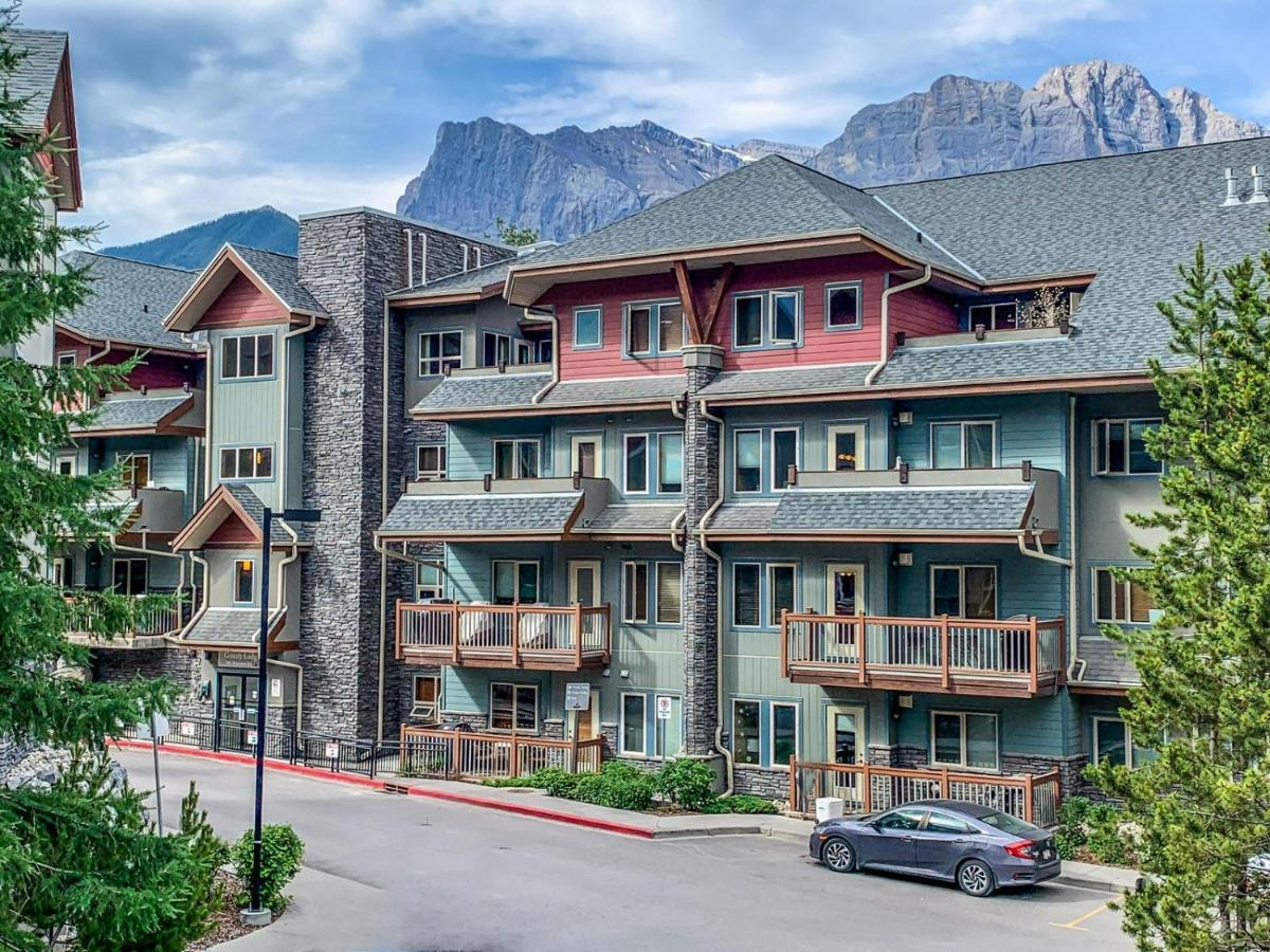 Апартаменты Spectacular Mountain View Corner Unit Pool Hot Tub Park Pass Канмор Экстерьер фото