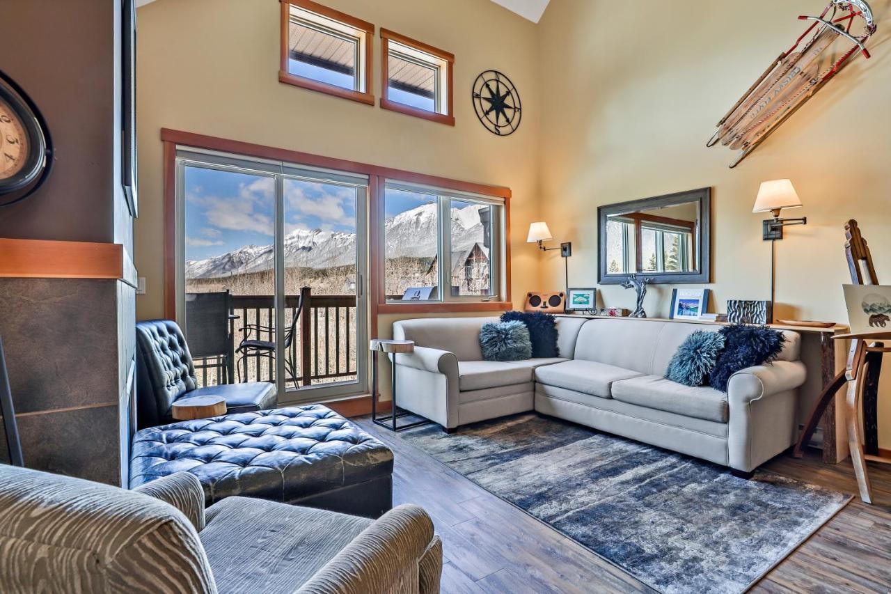 Апартаменты Spectacular Mountain View Corner Unit Pool Hot Tub Park Pass Канмор Экстерьер фото